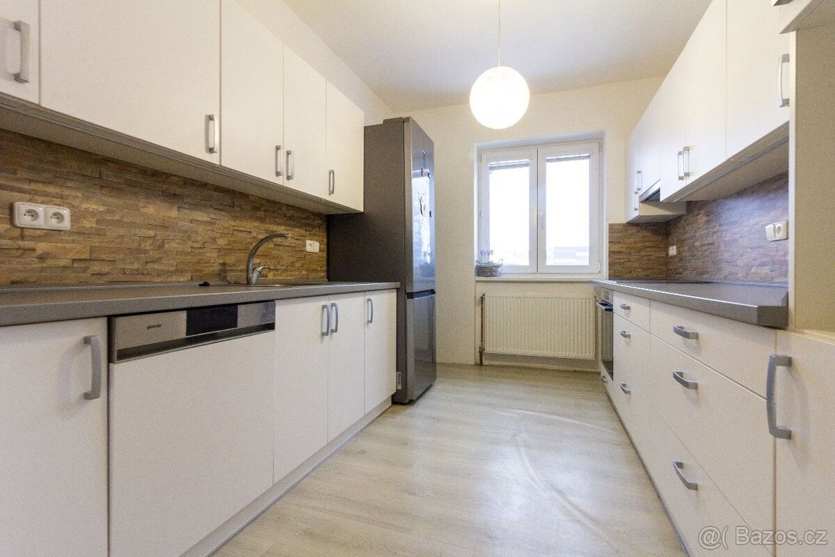Prodej rodinný dům - Hostomice pod Brdy, 267 24