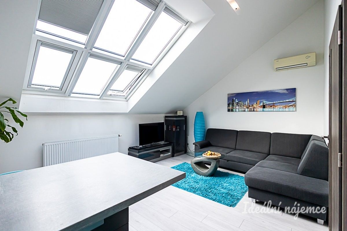 2+kk, Fügnerovo náměstí, Praha, 49 m²