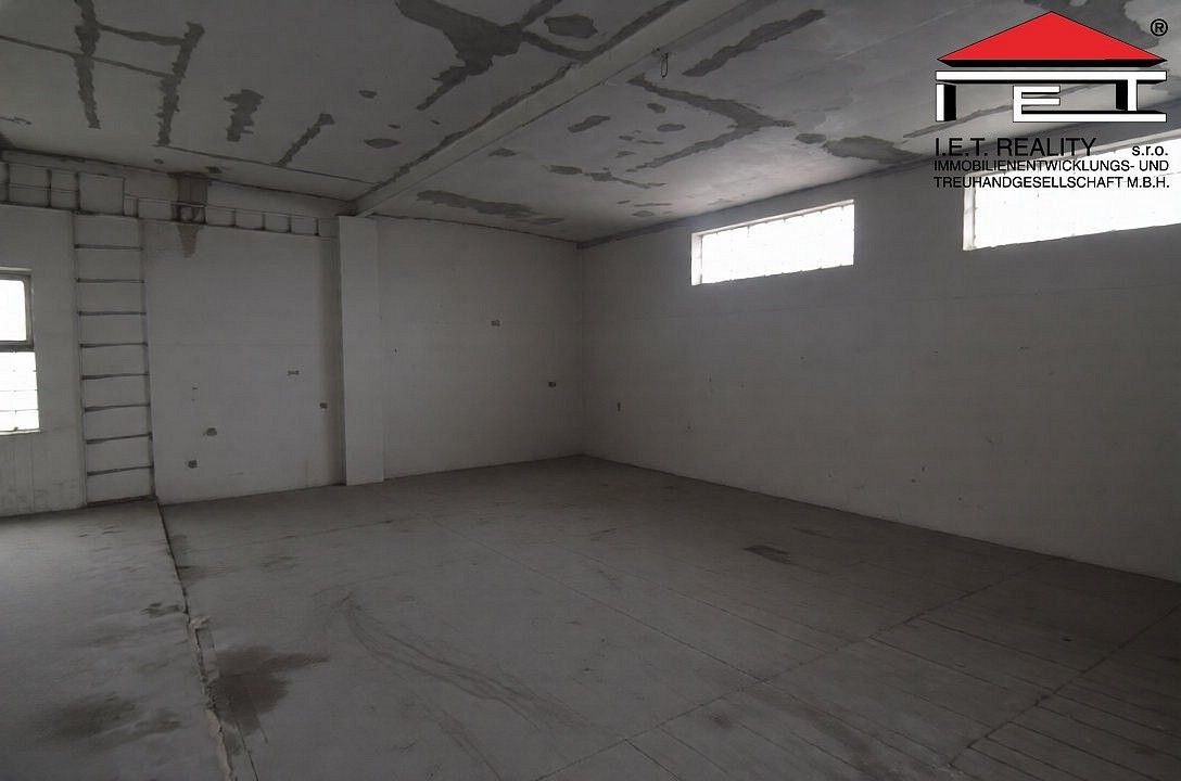Sklad, 105 m²