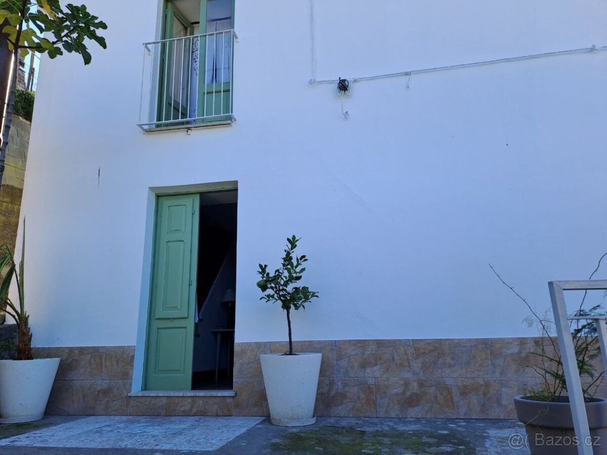 Byty, 987 66, Zahraničí