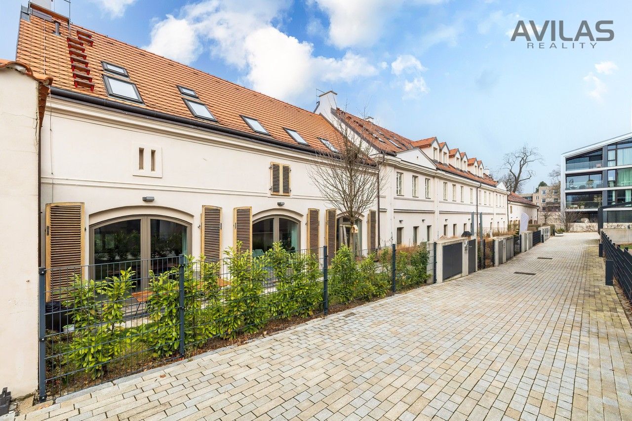 Prodej byt 4+kk - Ke dvoru, Praha, 213 m²