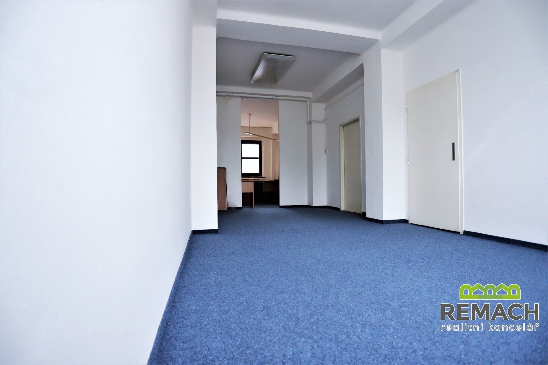 Pronájem kancelář - náměstí Míru, Uherské Hradiště, 593 m²