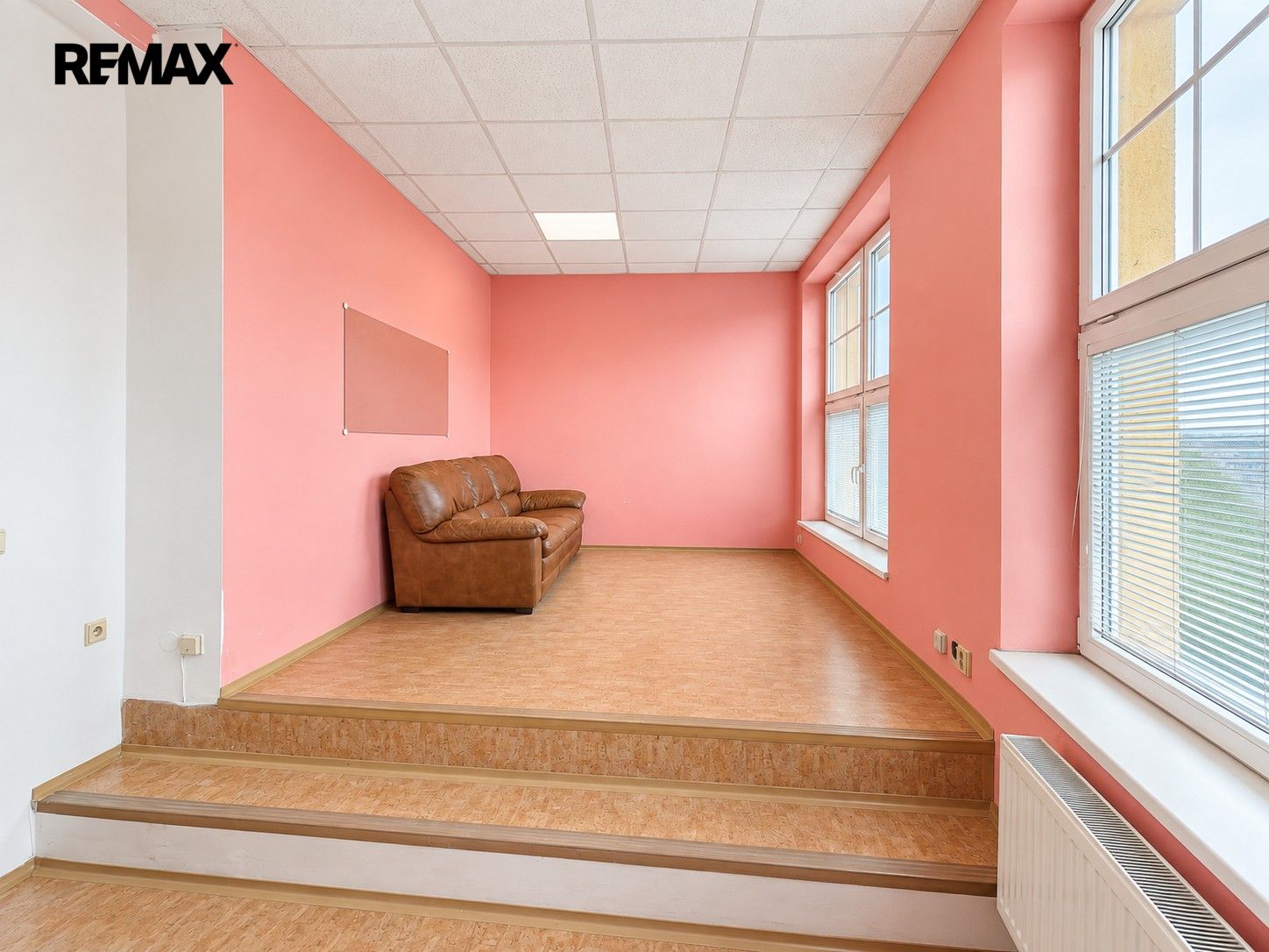 Pronájem obchodní prostory - Jiráskovo nábřeží 871, Železný Brod, 25 m² - 5