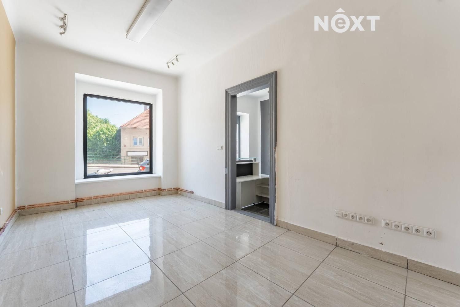 Pronájem kancelář - Hlaváčkovo náměstí 217, Slaný, 35 m² - 5