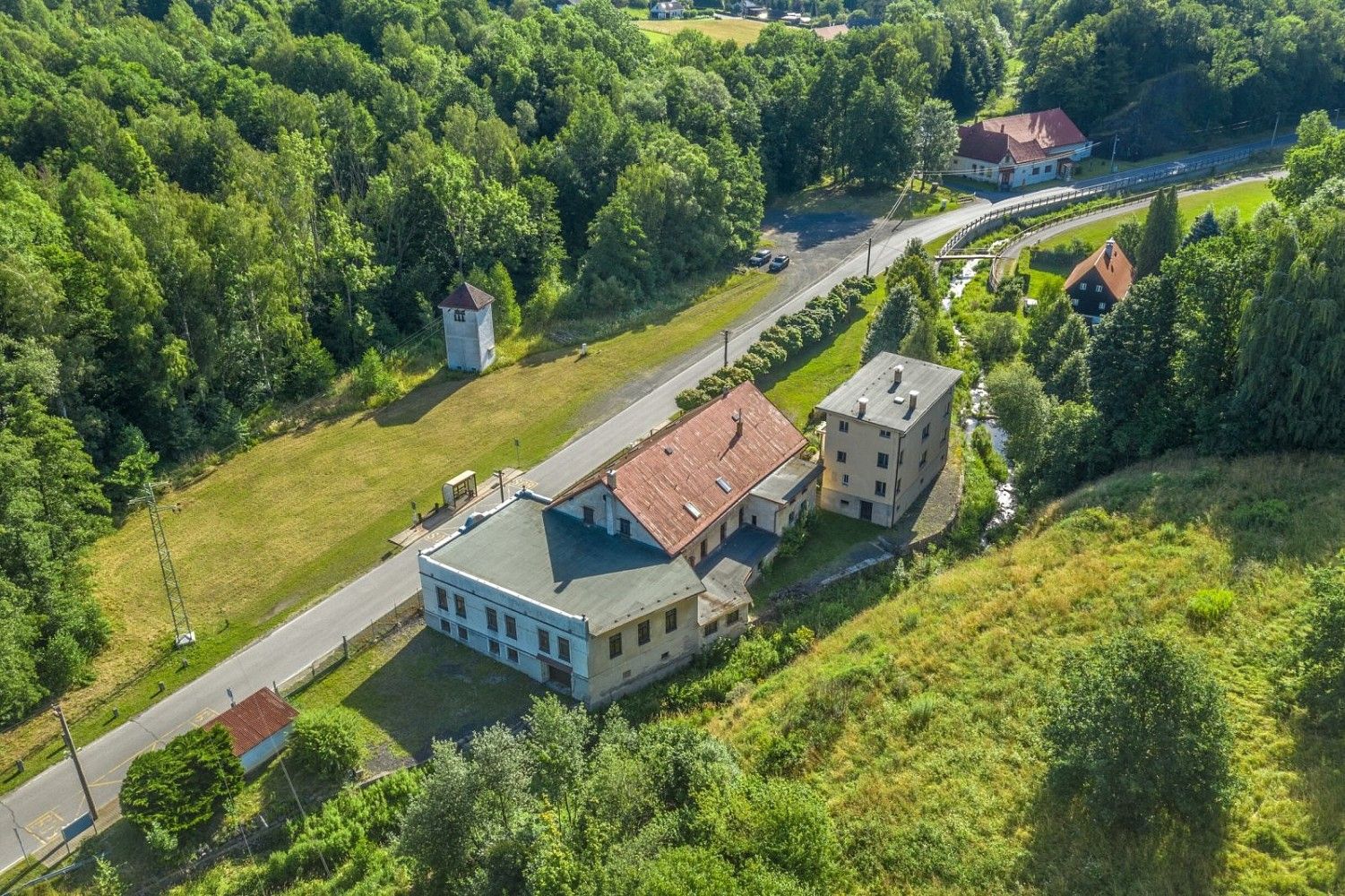 Výrobní prostory, 900 m²