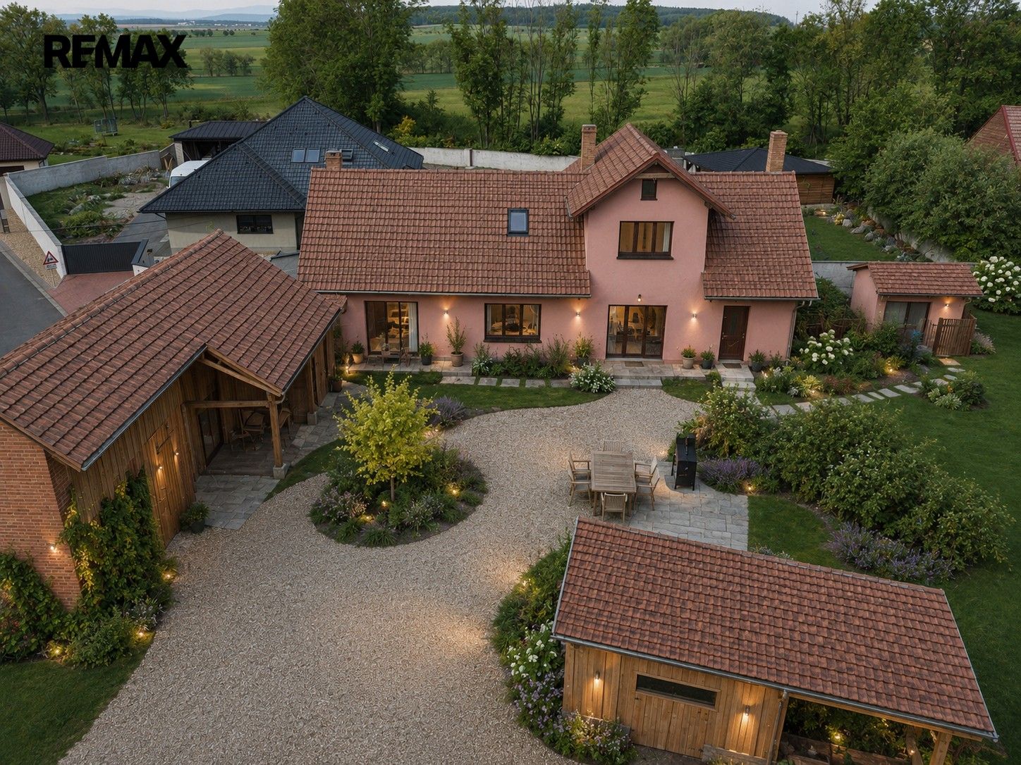 Rodinné domy, Měník, 160 m² - 1