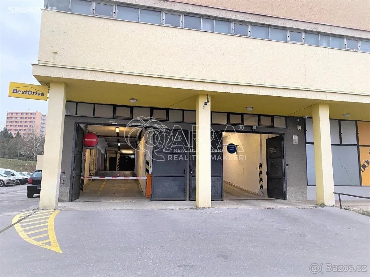 Garáže, Brno, 638 00