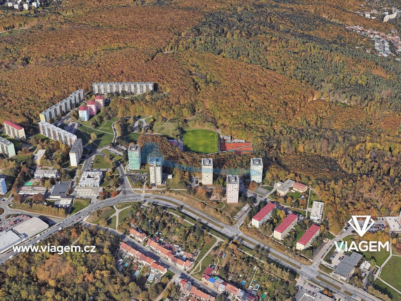 Les, 892 m²