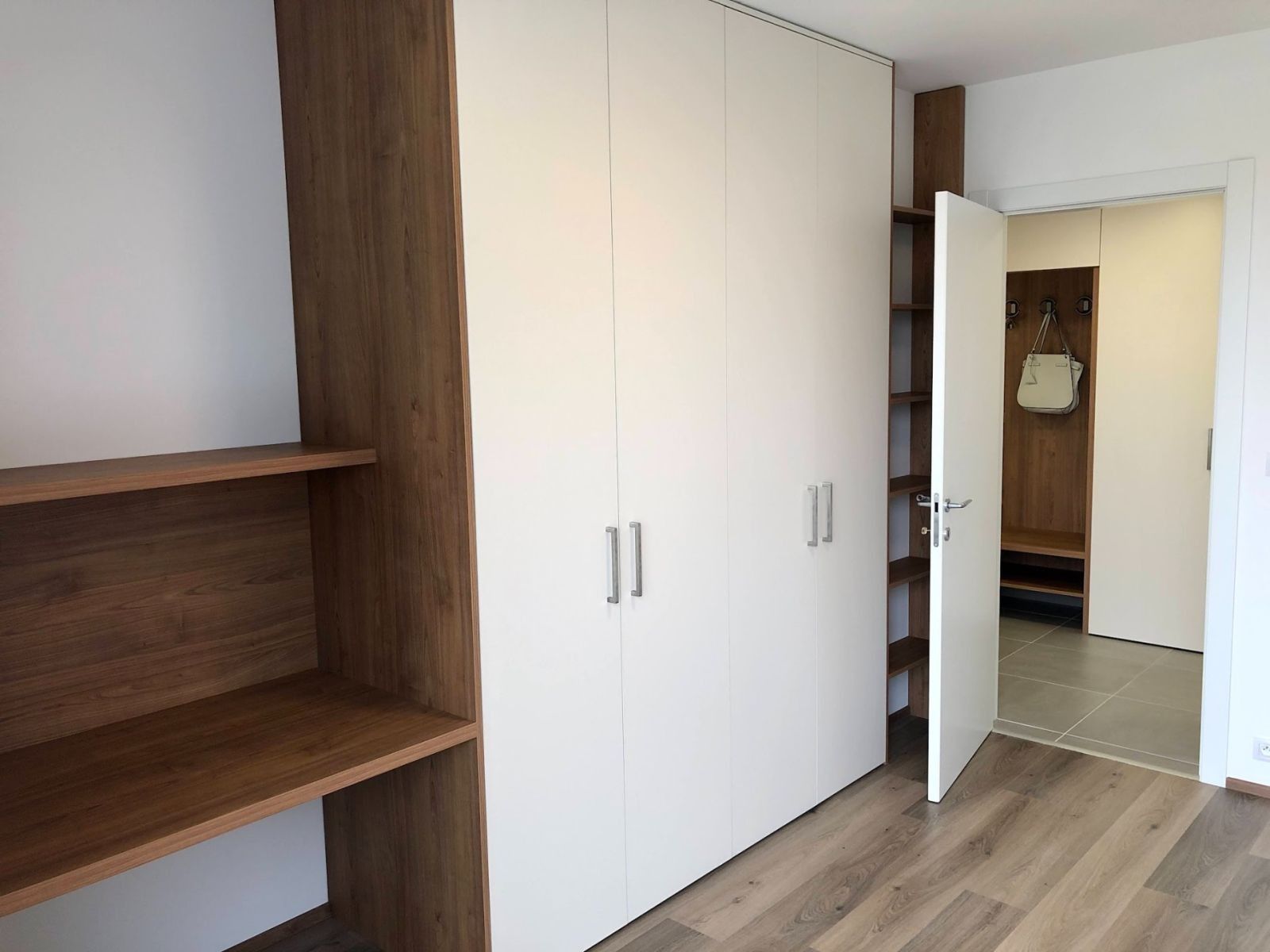 Byt 2+kk · 55 m² · V jehličí, Praha - Krč - 4