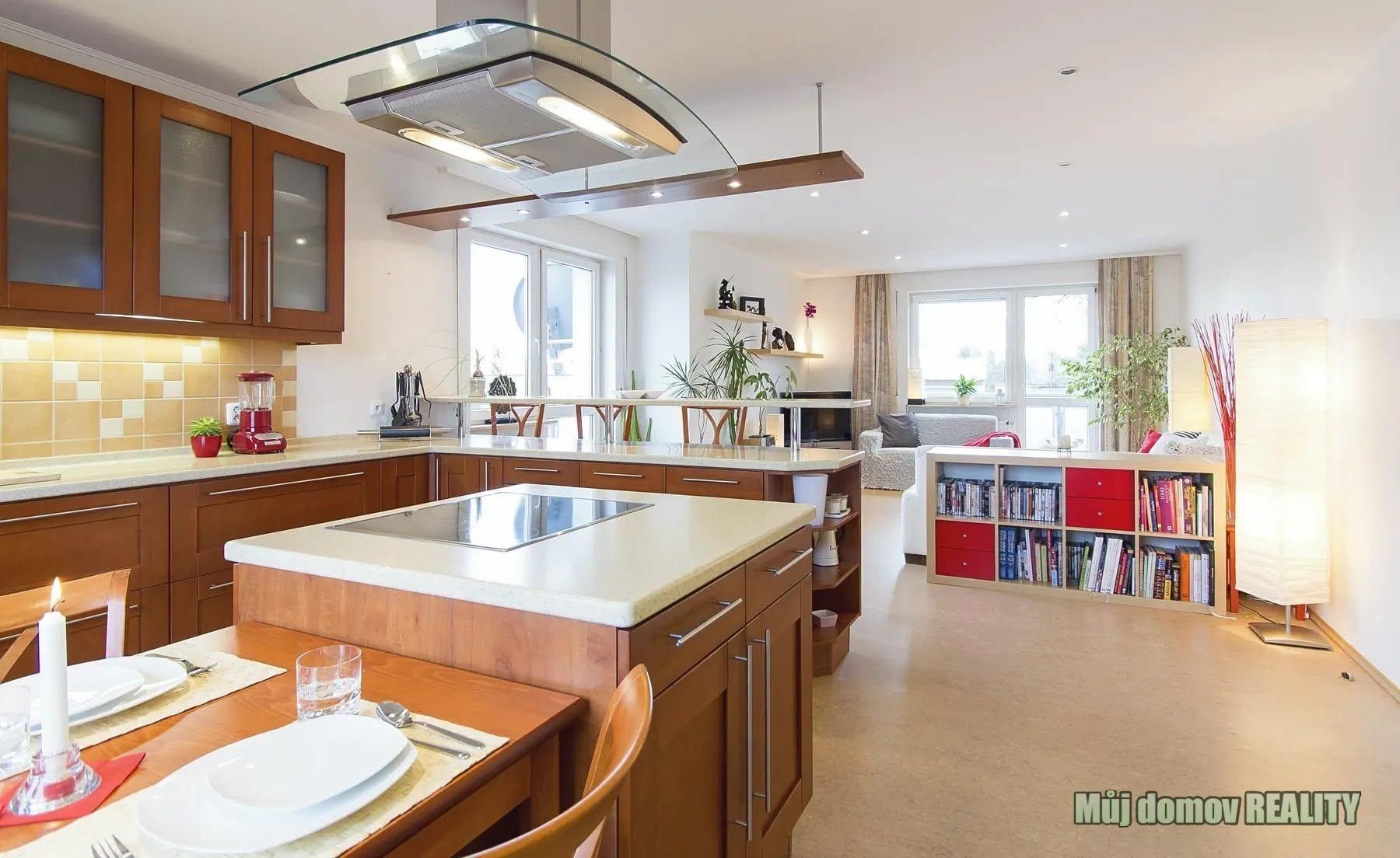 Byt 4+kk · 146 m² · U věže, Praha - 4