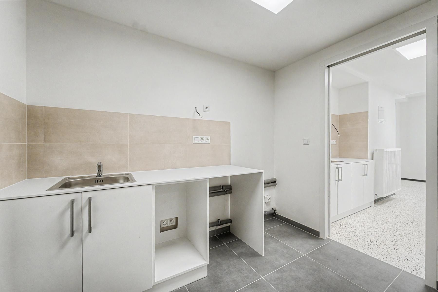 Komerční nemovitost · 82 m² · Kovárenská, Praha - 3