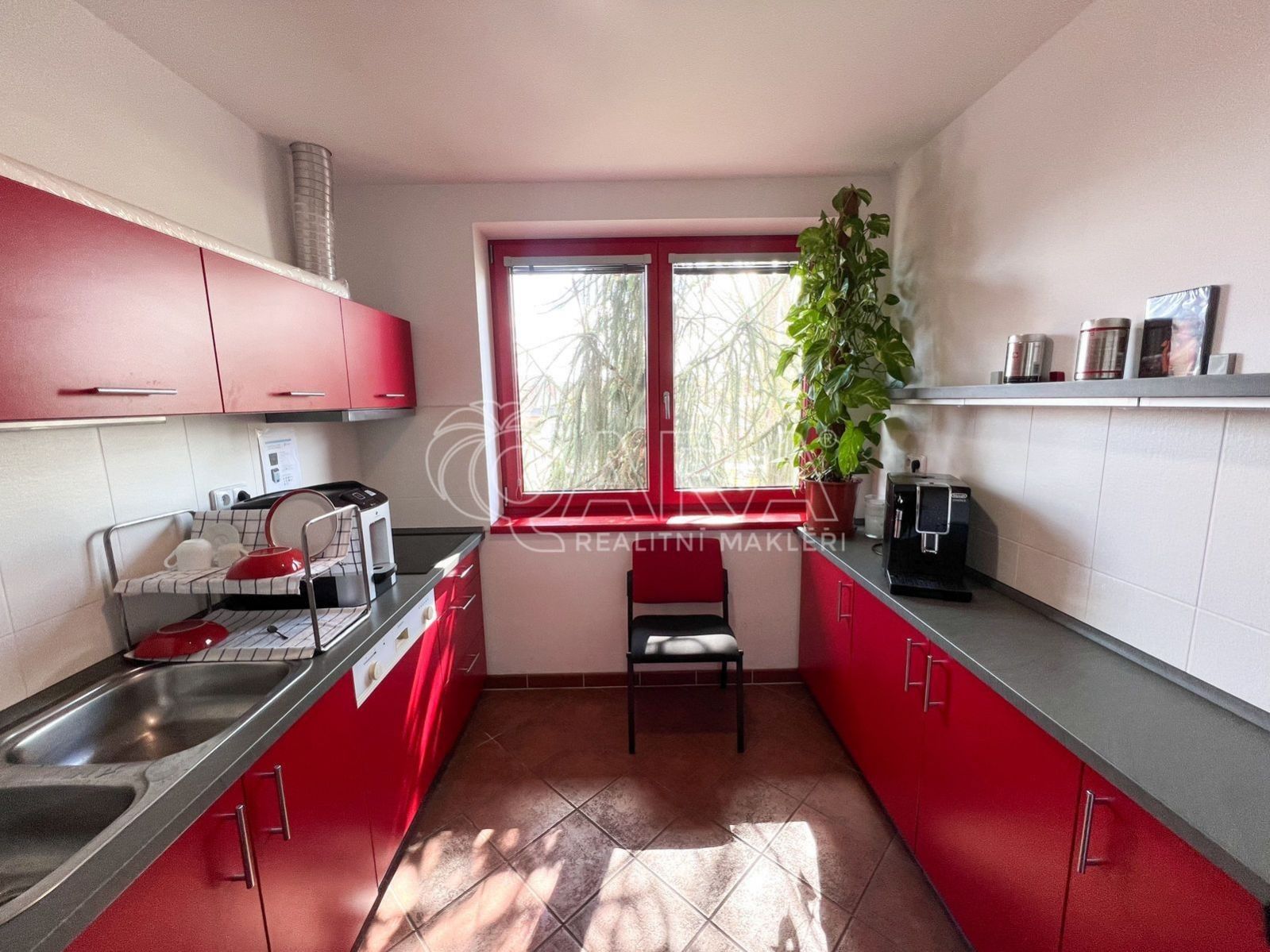 Kancelář · 120 m² · Věštínská  , Praha - 3