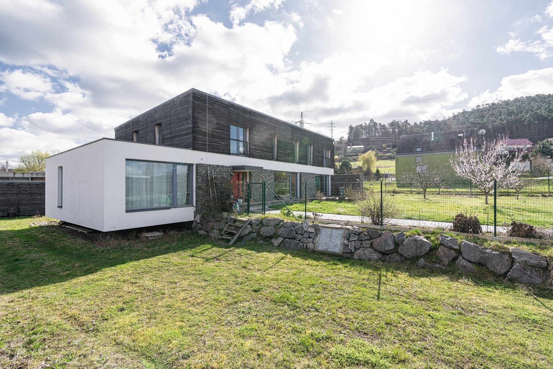 Rodinné domy, Sluneční 222, Hradčany, 250 m² - 1
