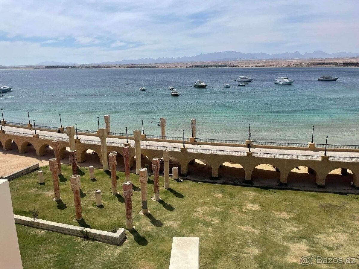 Byty, 987 66, Zahraničí