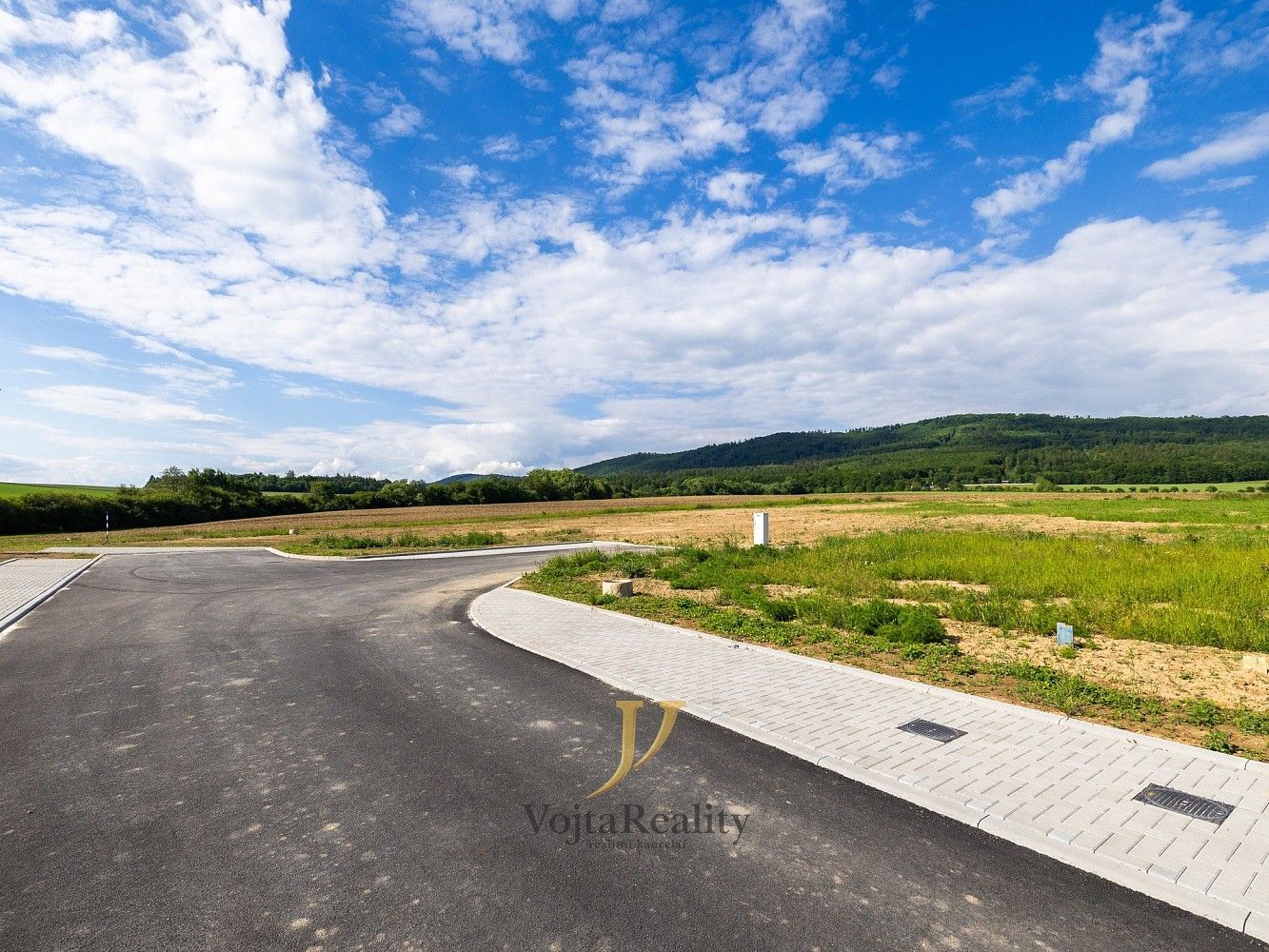 Prodej pozemek pro bydlení - Komárov, okres Olomouc, Olomoucký kraj - 5