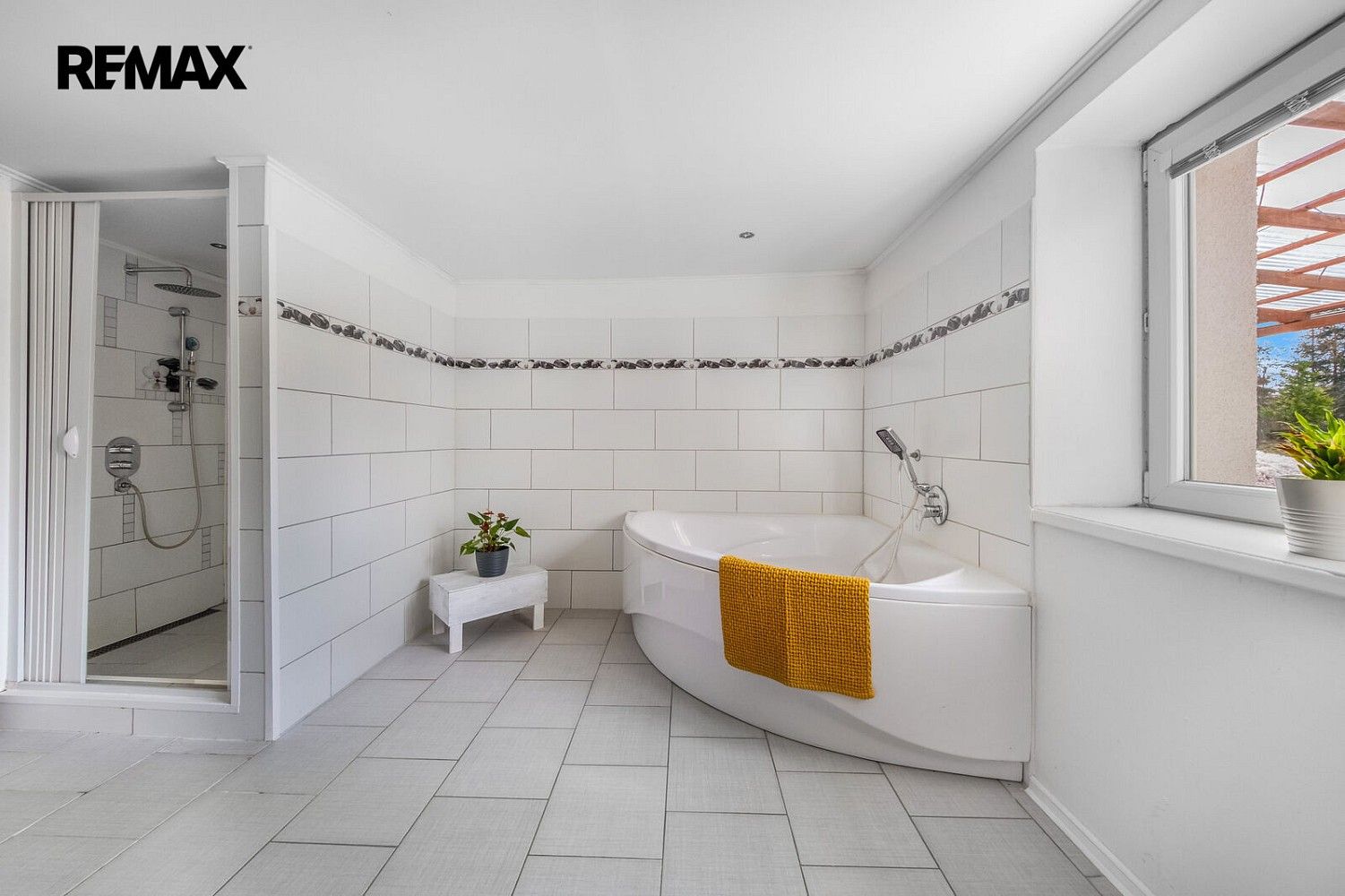 Rodinný dům · 288 m² · Verušičky - Vahaneč, okres Karlovy Vary, Karlovarský kraj - 4