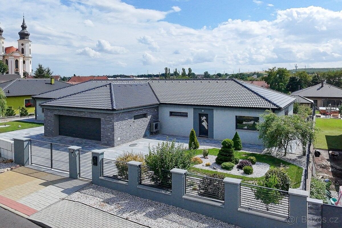 Pronájem rodinný dům - Březno u Chomutova, 431 45