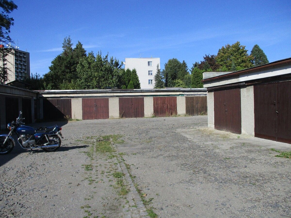 Garáže, Opava, 746 01