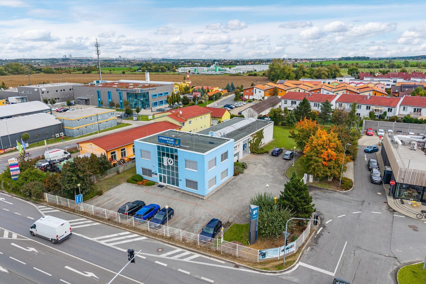 Pronájem obchodní prostory - Na Spojce, Vestec, 271 m²