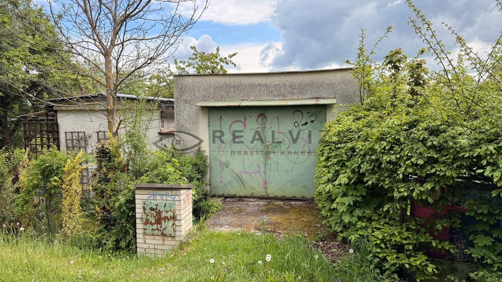 Garáže, Litvínovice, 28 m² - 1