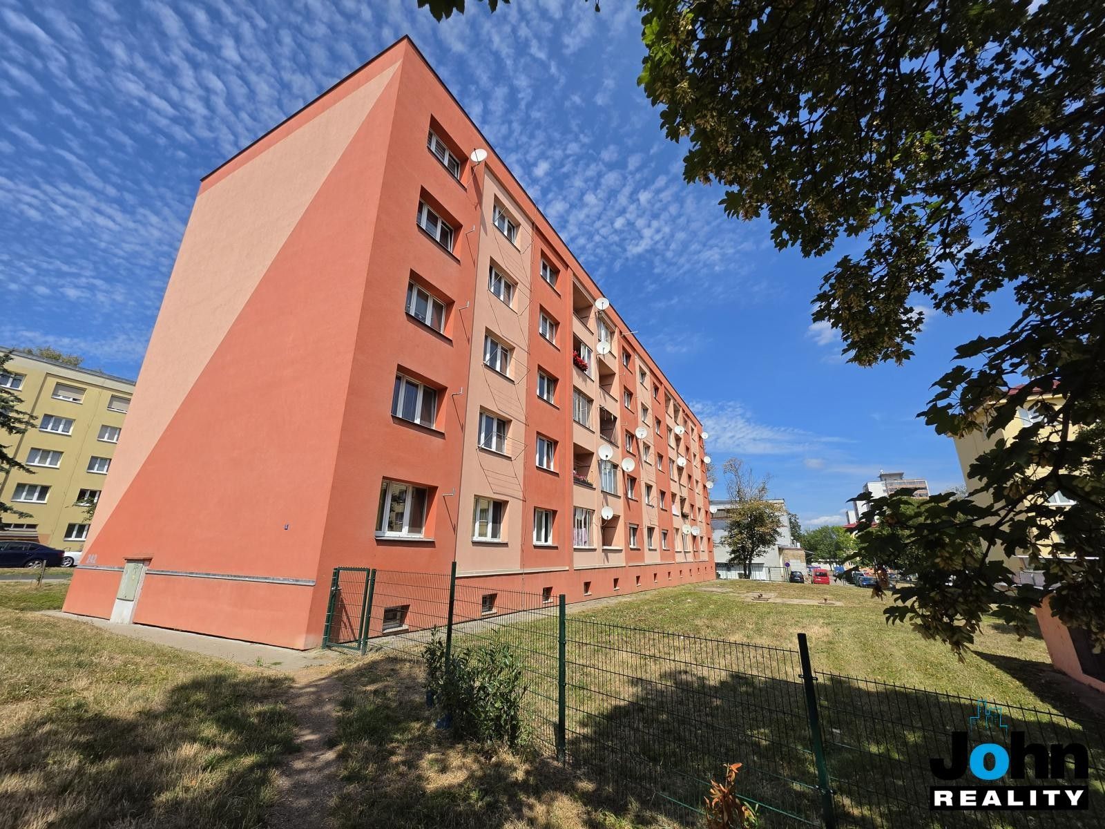 2+1, Vítězslava Nezvala, Most, 53 m² - 1