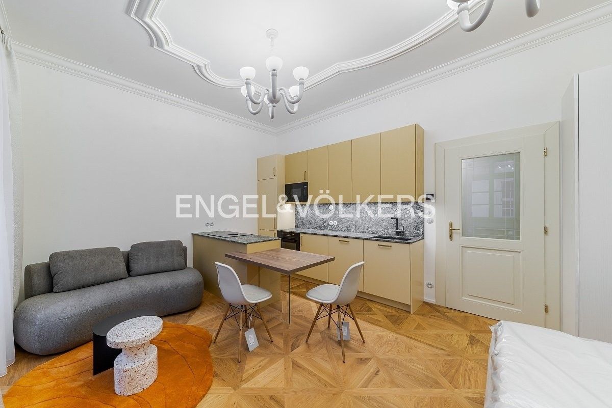 1+kk, Nosticova 466, Praha Malá Strana, 39 m² - 2