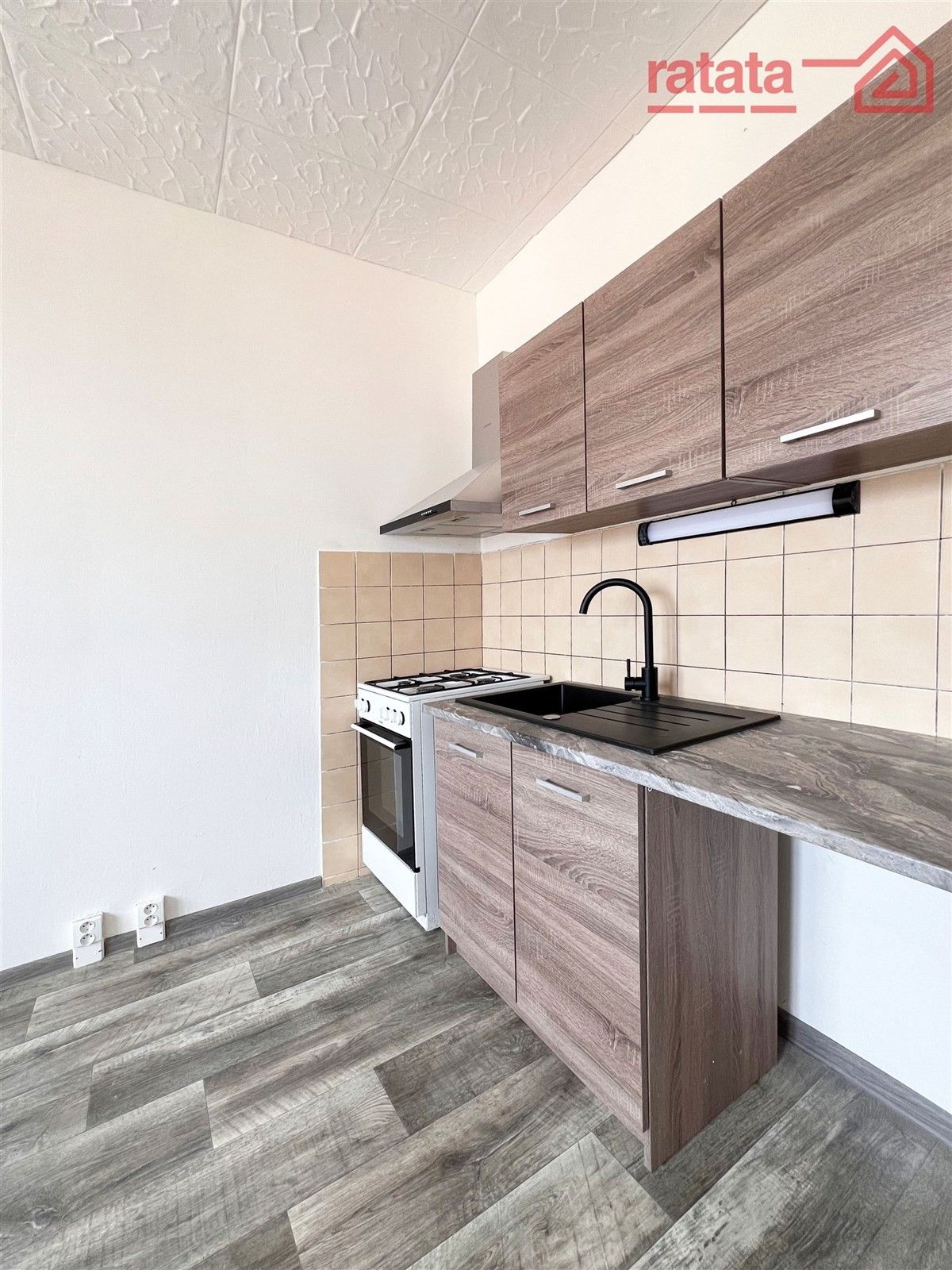 Pronájem byt 1+1 - Zahradní, Chomutov, 35 m²