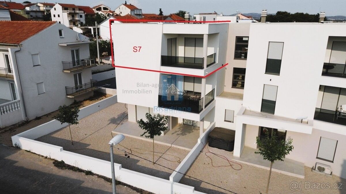 Byty, 987 66, Zahraničí