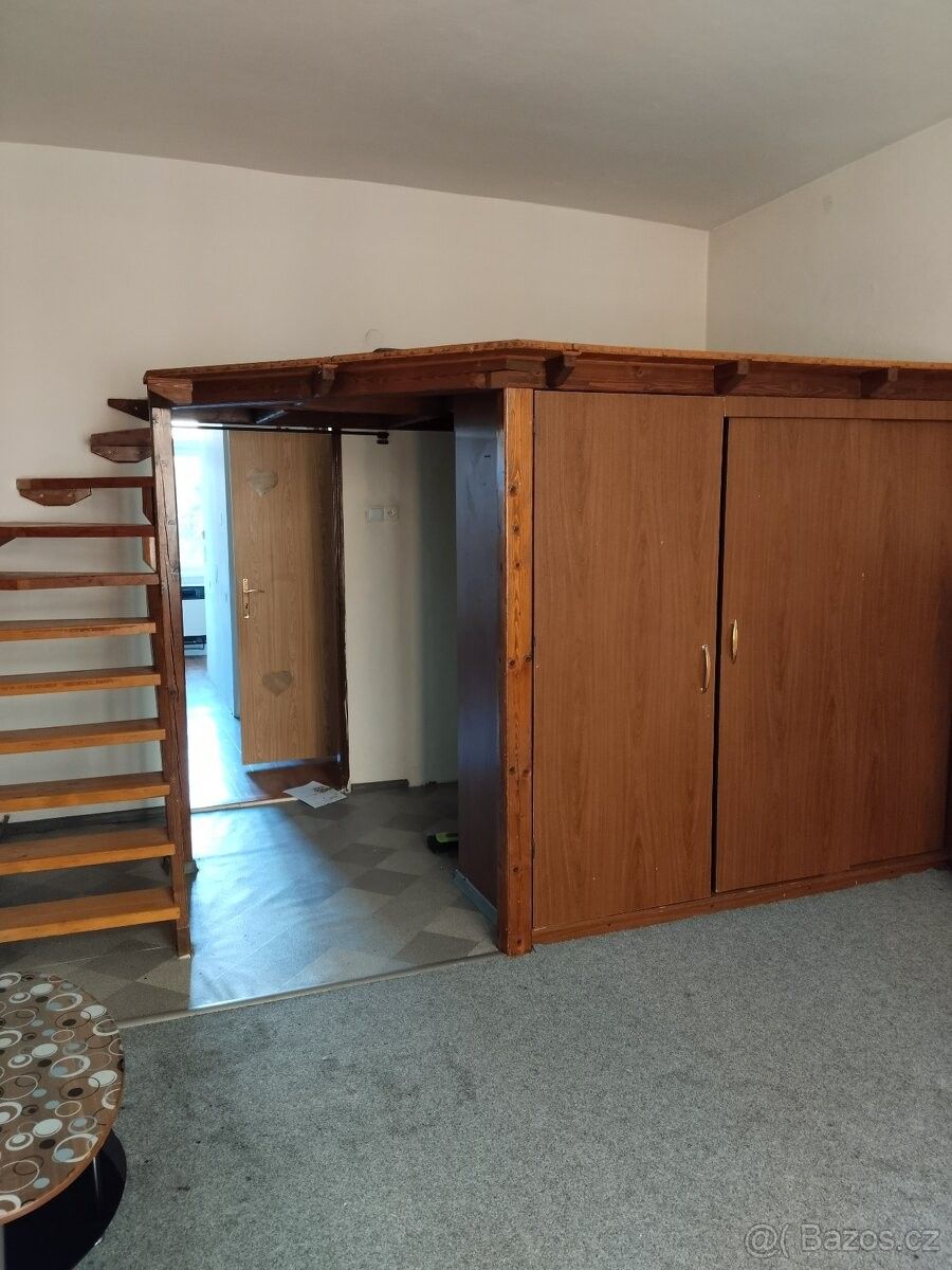 Byty, Karlovy Vary, 360 05