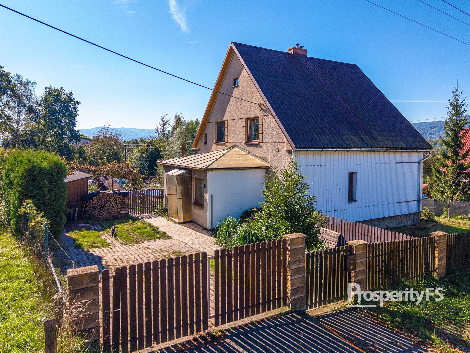 Prodej rodinný dům - Hrádek, 200 m²