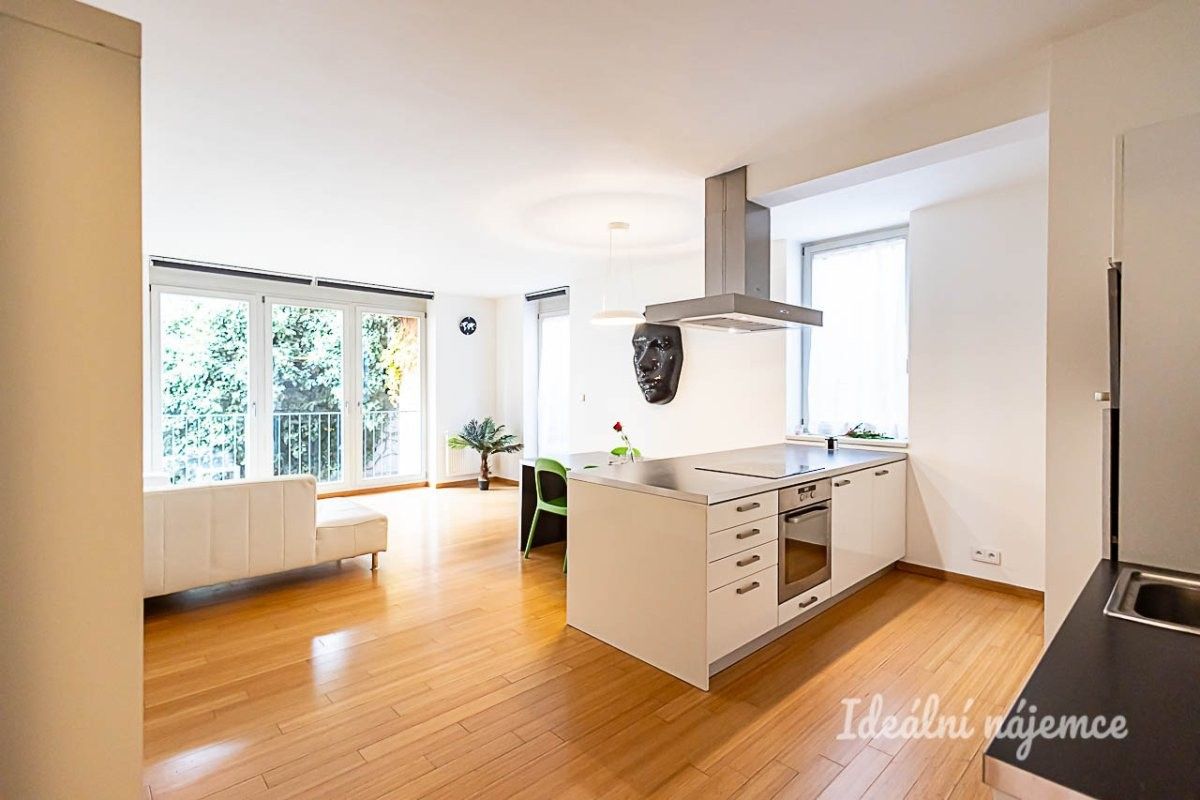 4+kk, Na vysočanských vinicích, Praha, 118 m²