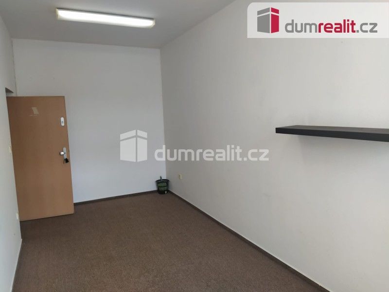 Pronájem kancelář - Krnovská, Opava, 17 m²