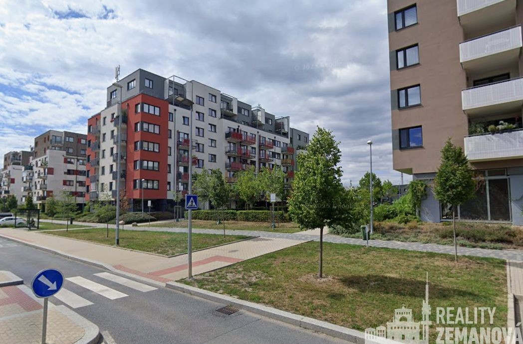 Byt 2+kk · 54 m² · Kardausova, Praha - 3