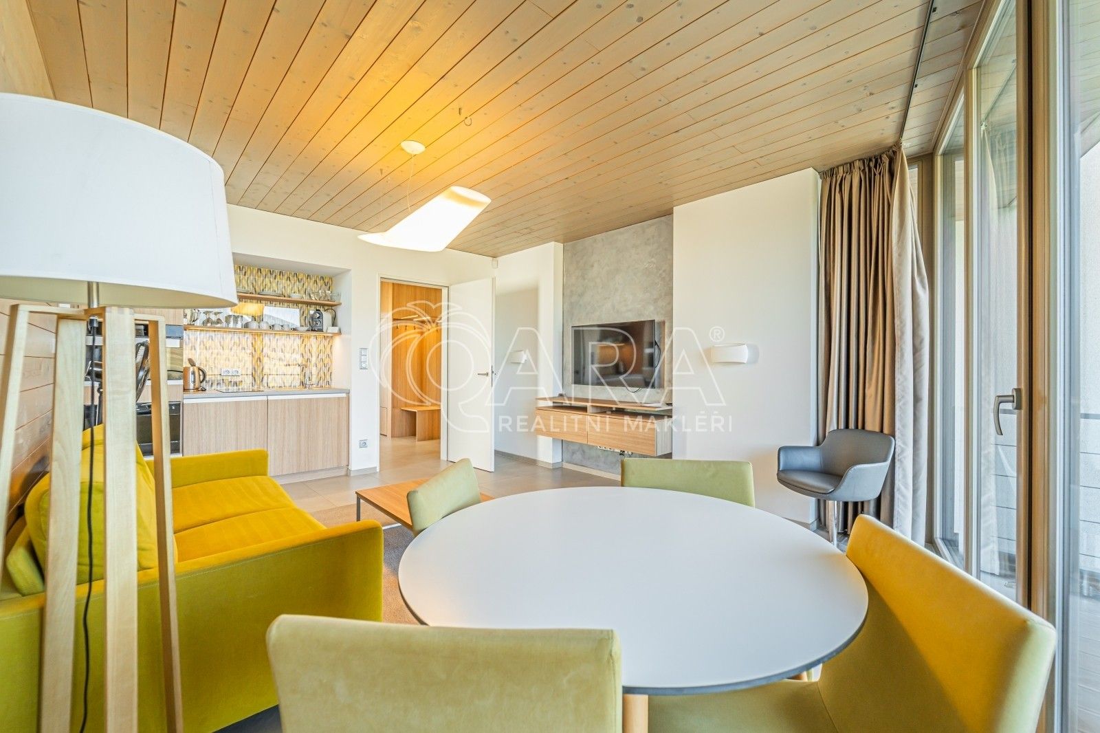 Prodej byt 2+kk - Mladé Buky, 52 m²