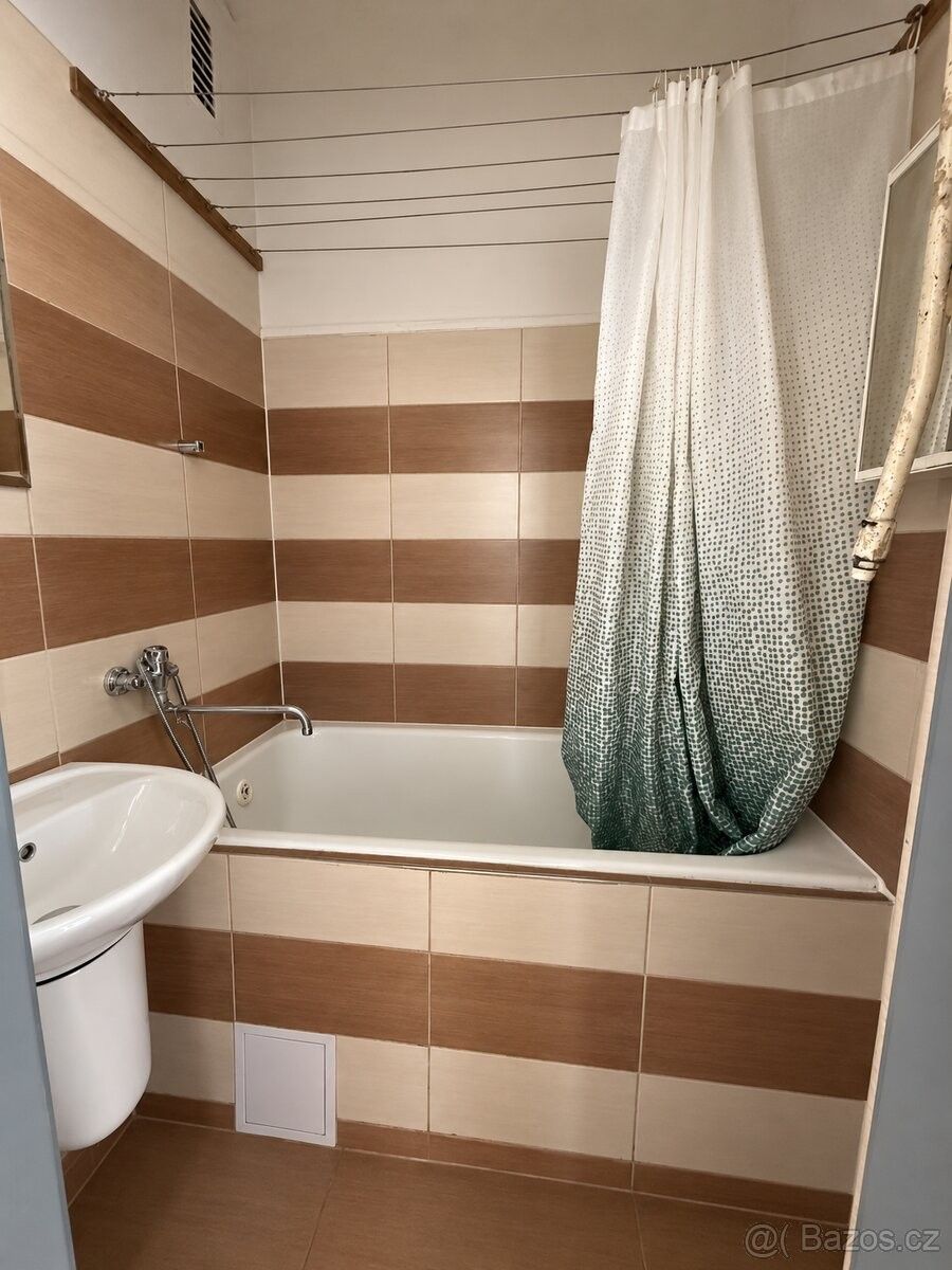 Byt · Sokolov, 356 01 - 4