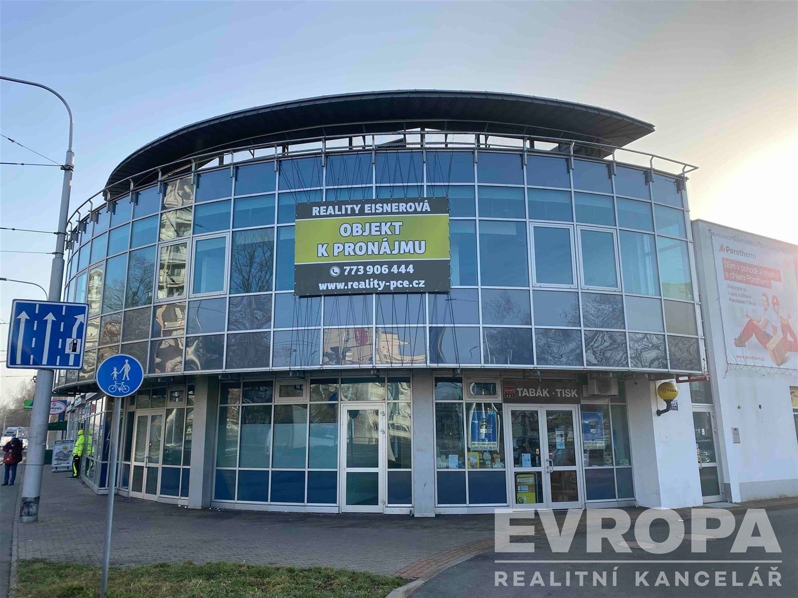 Pronájem obchodní prostory - Bělehradská, Pardubice, 540 m²