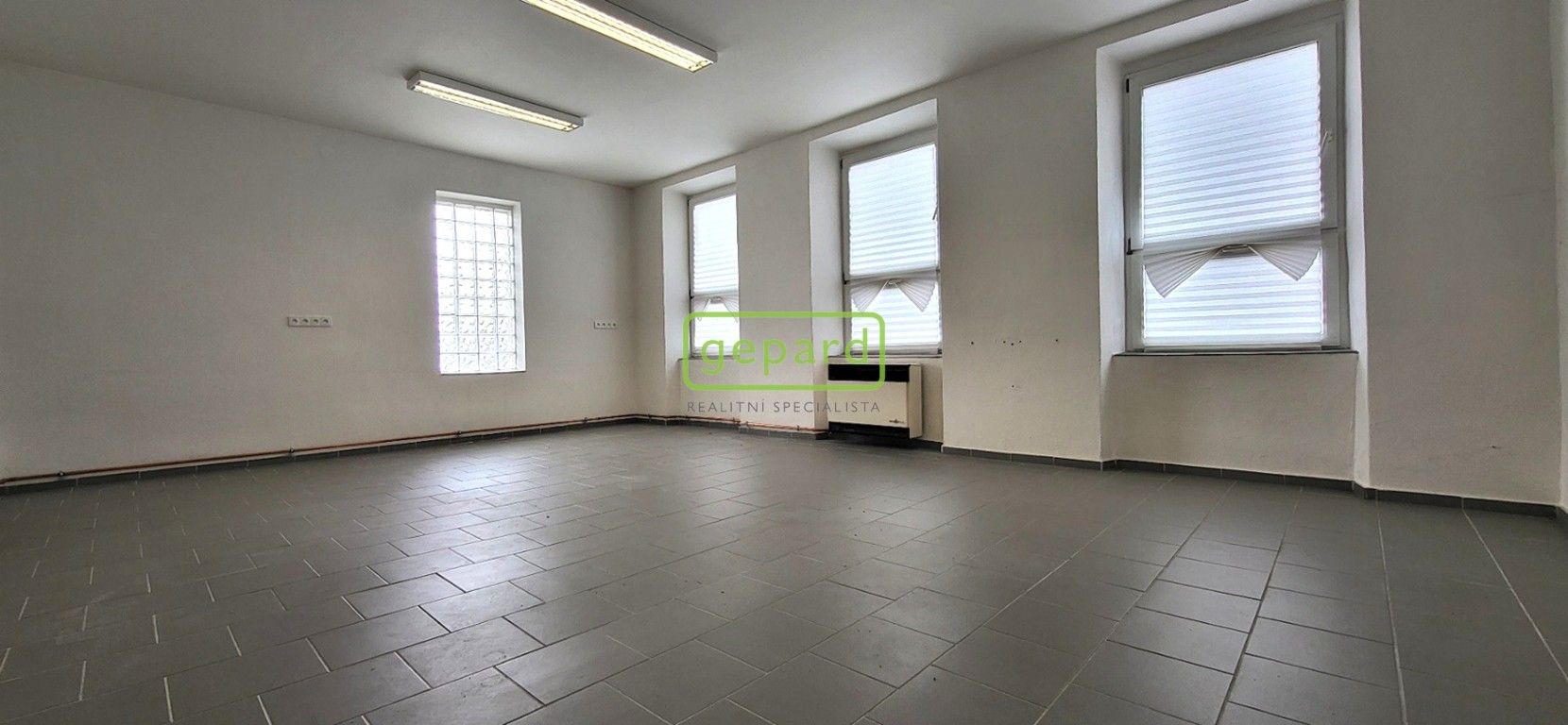 Kanceláře, Komenského, Podivín, 36 m² - 1