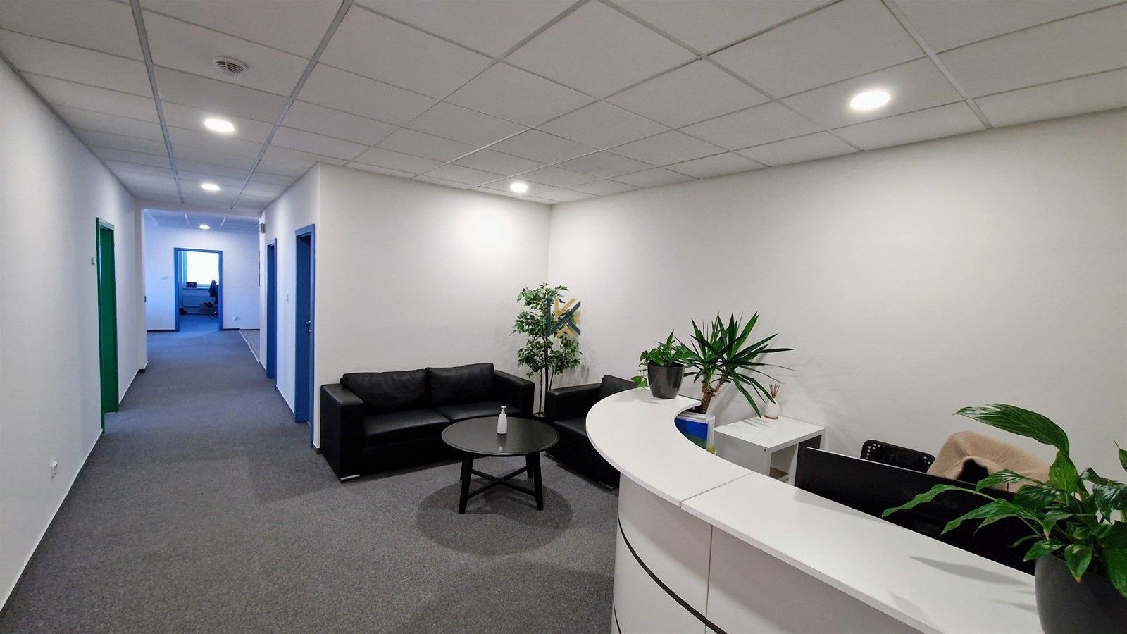 Pronájem kancelář - Kolbenova, Praha, 835 m²