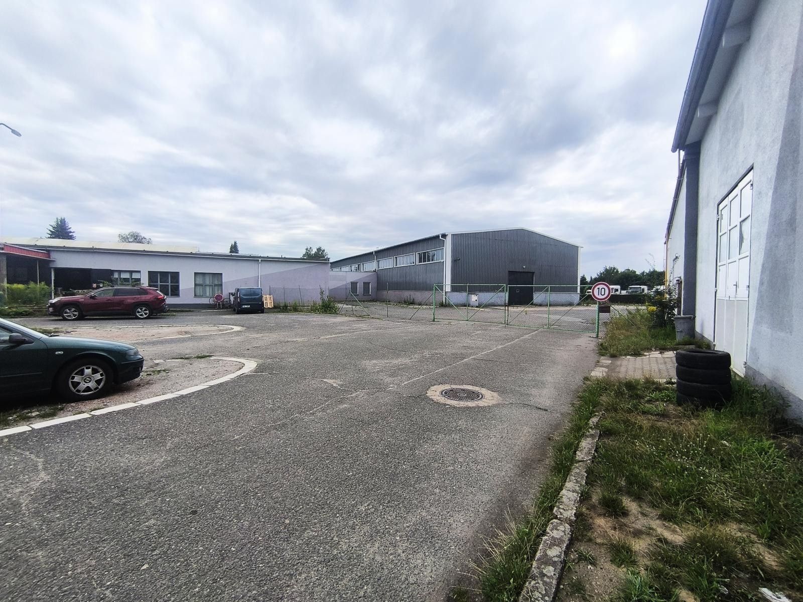 Výrobní prostory, Bieblova, Hradec Králové, 1 500 m²