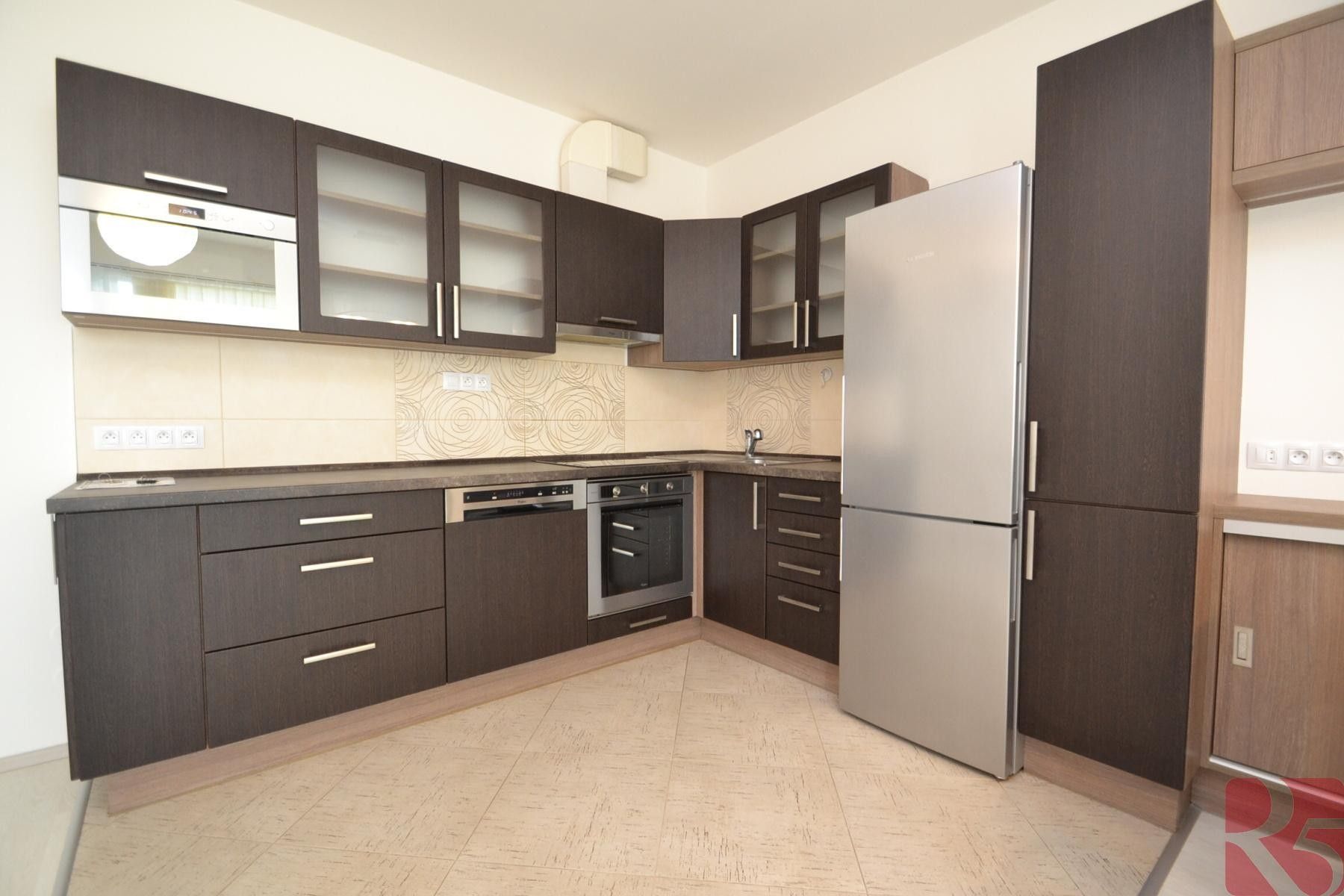 2+kk, Frýdecká, Praha, 54 m²