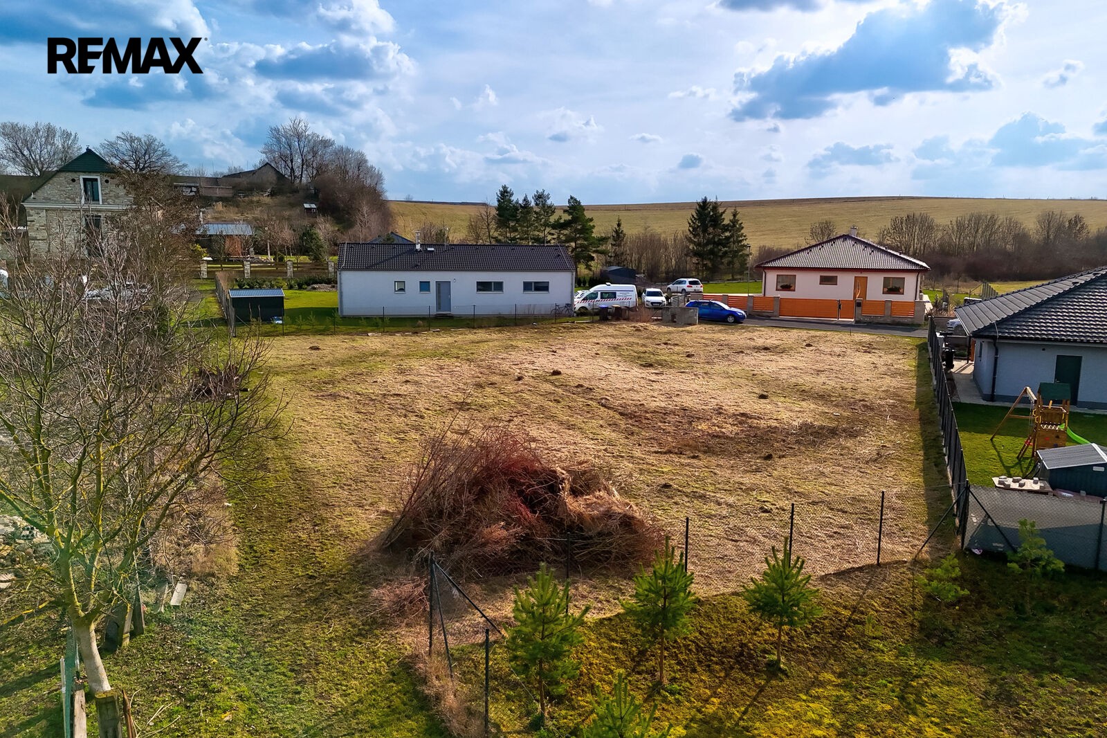 Prodej pozemek pro bydlení - Hrobce, 1 104 m² - 5