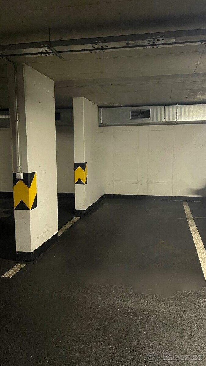 Pronájem garáž - Praha, 190 00