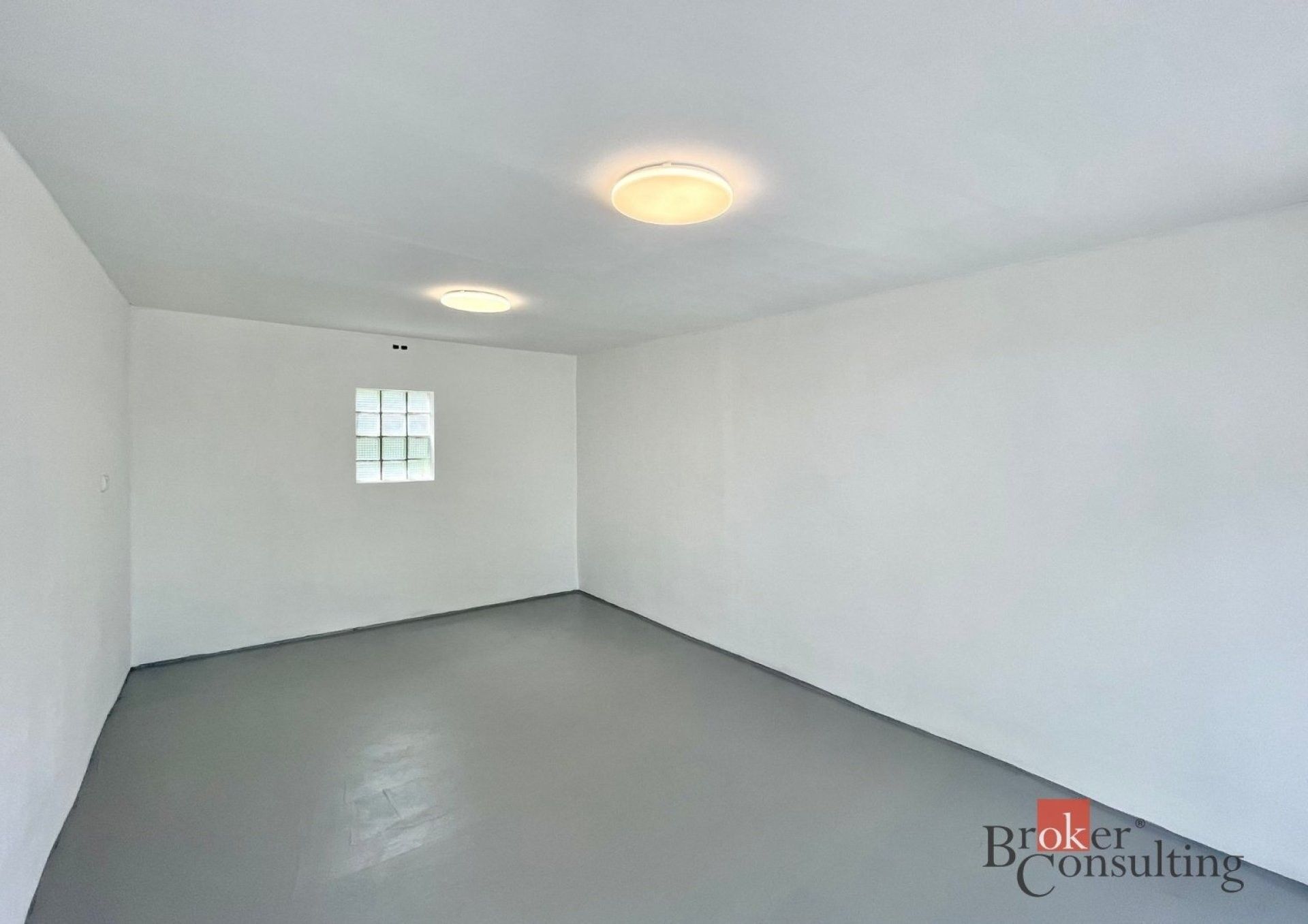 Pronájem garáž - J. Plachty 2606, České Budějovice 3, 17 m² - 5