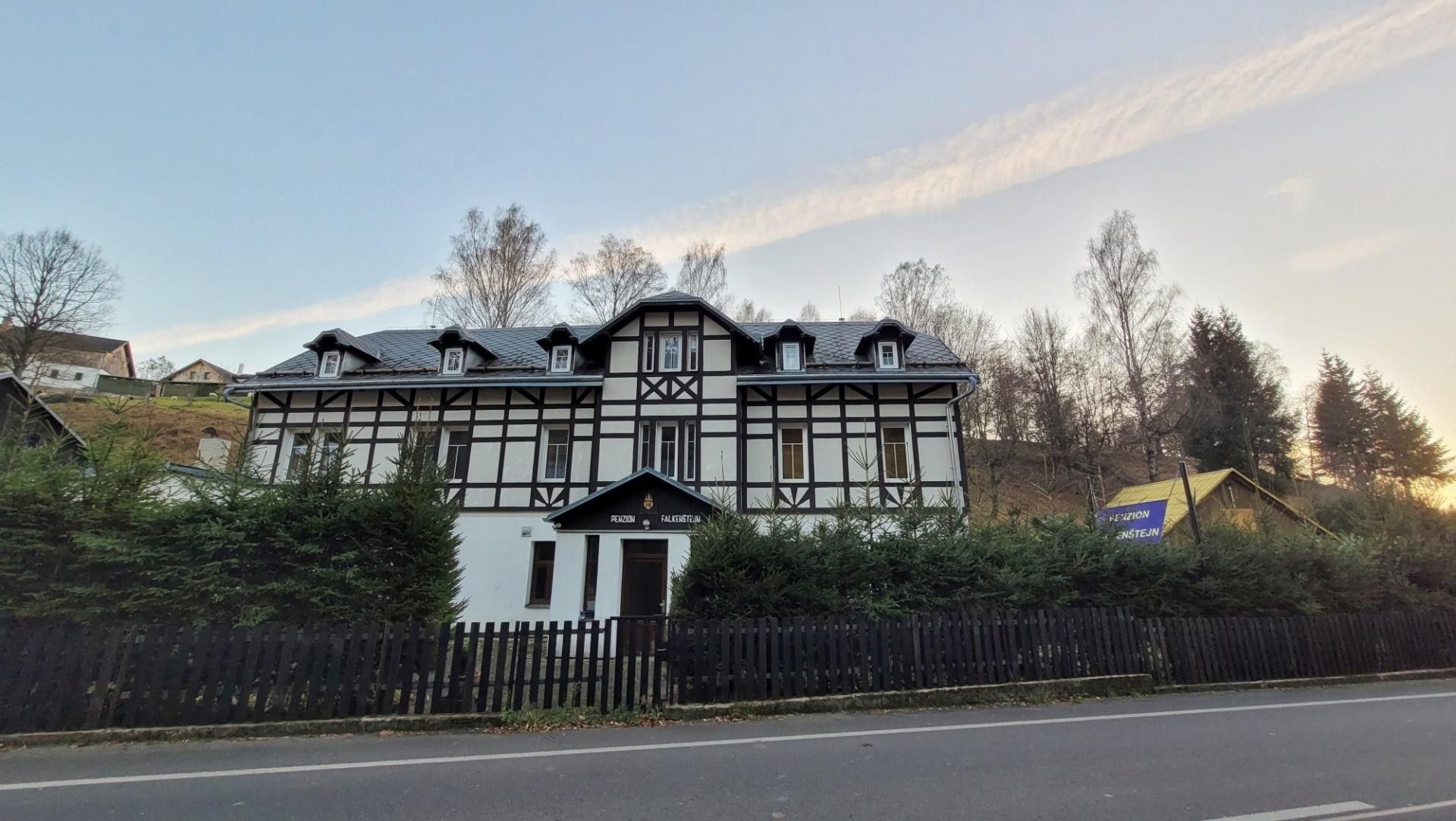 Prodej ubytovací zařízení - Jetřichovice, 640 m²