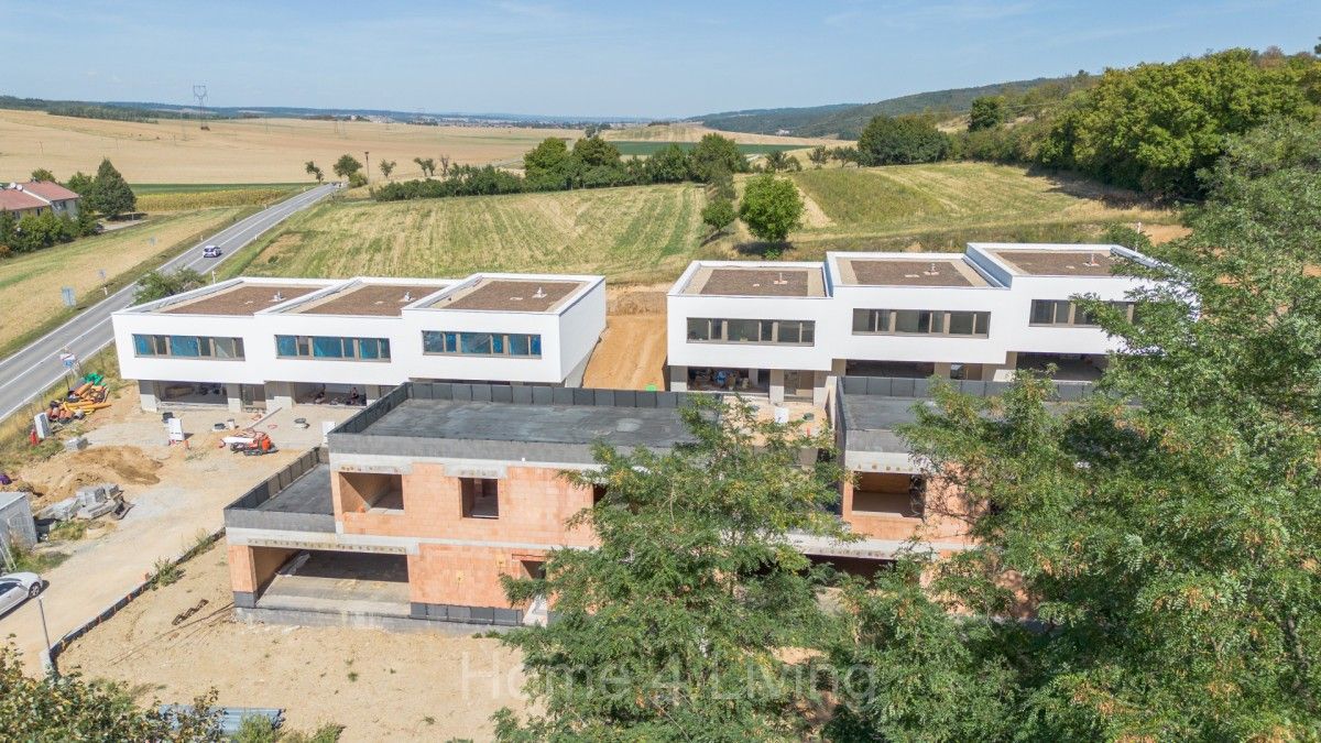 Pronájem rodinný dům - Hlavní, Neslovice, 184 m² - 5