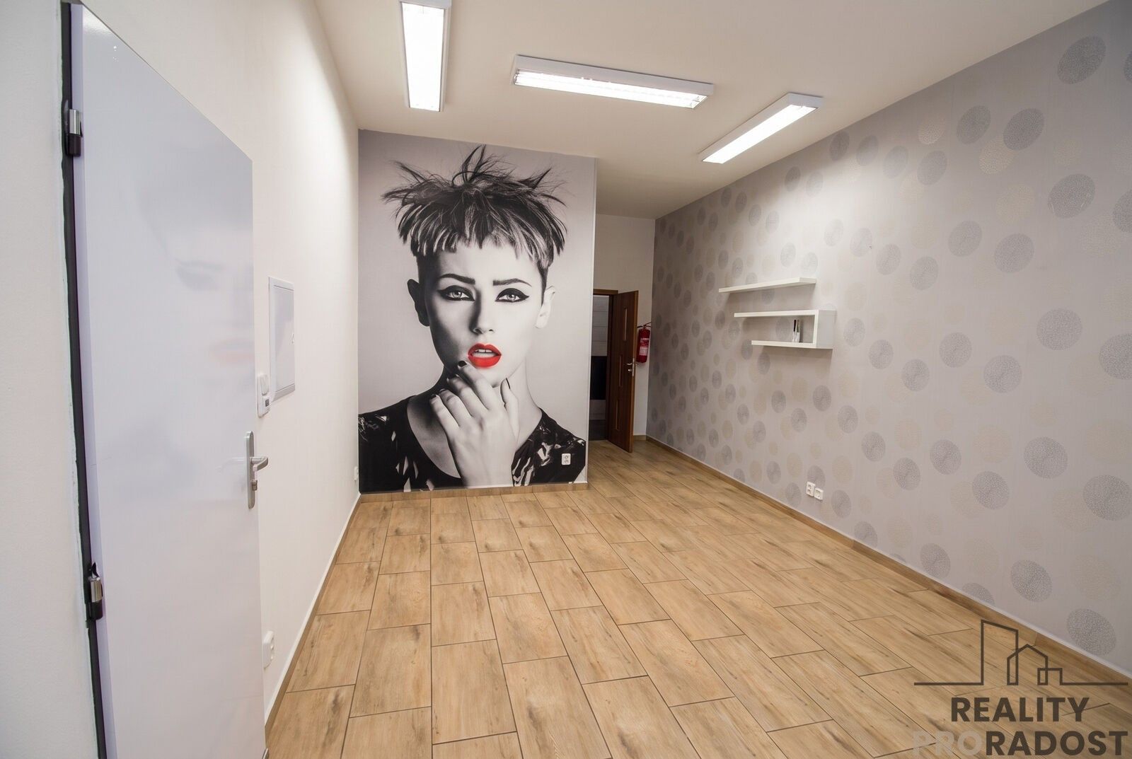 Pronájem obchodní prostory - Polní, Hodonín, 34 m² - 2