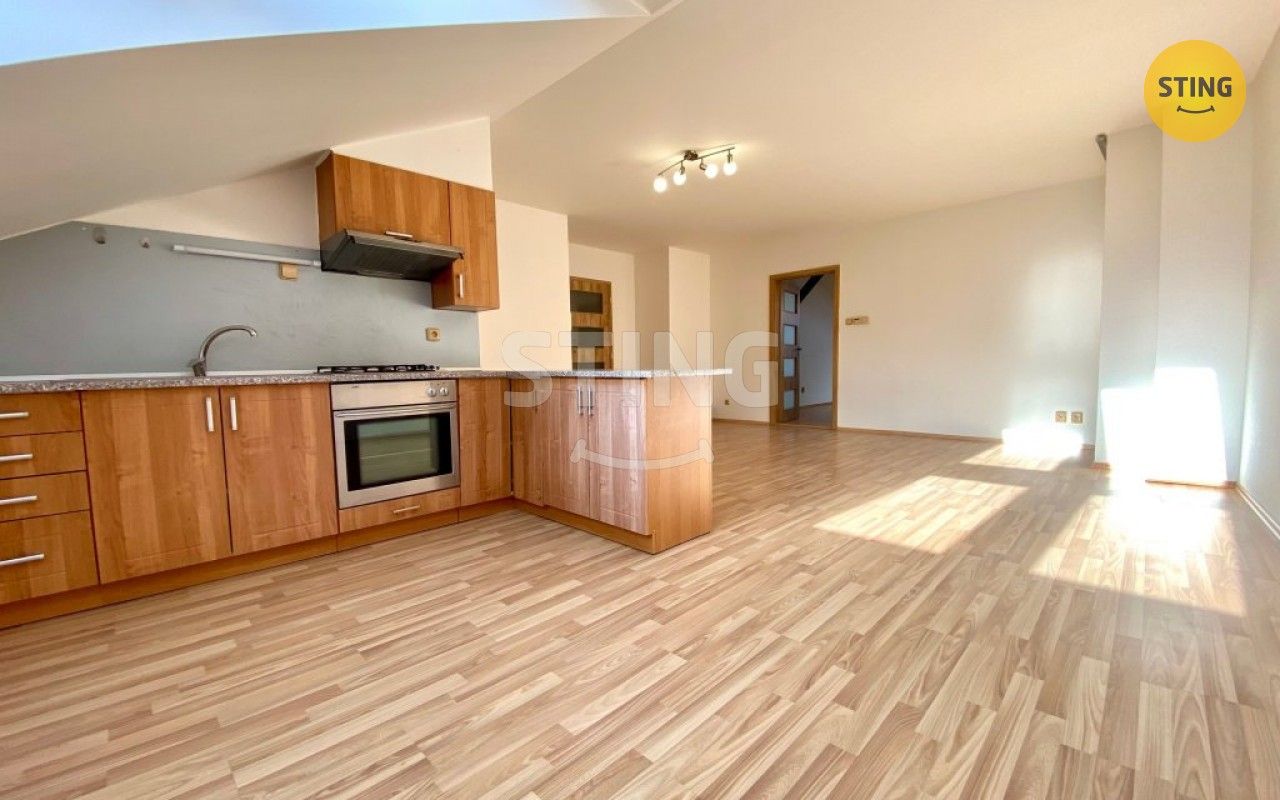 2+kk, Nádražní okruh, Opava, 69 m²