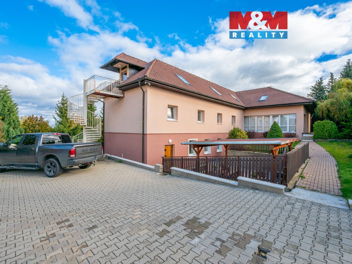 Byty, Dalovská, Divišov, 14 m²