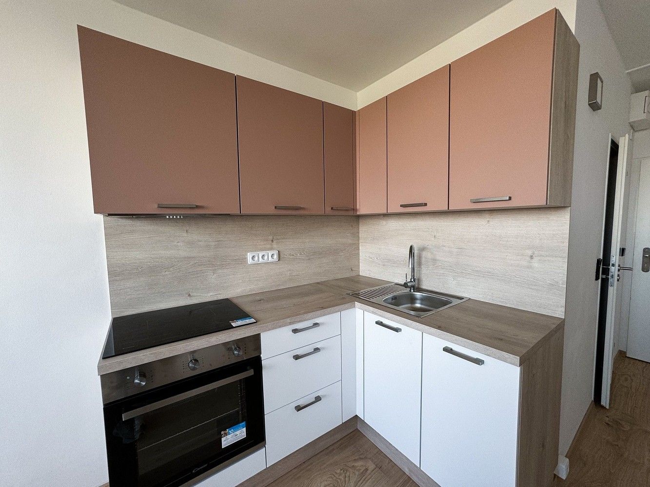 Byt 1+kk · 25 m² · Děčínská, Praha 8 - Střížkov - 3