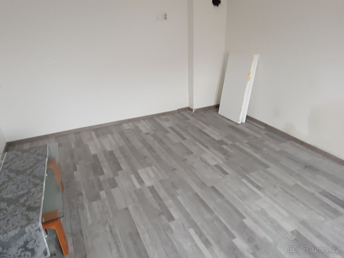 Byty, Cerhenice, 281 02